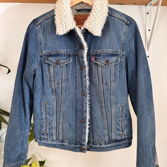 Levi's Sherpa Lined Trucker Jacket - Picture 2 of 3